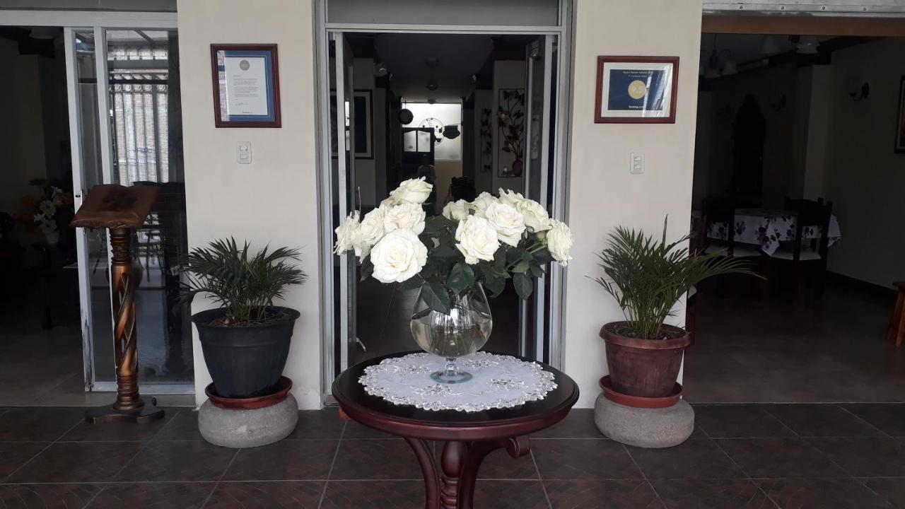 El Cardenal Hotel Loja Bagian luar foto